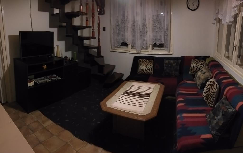 Napsugár Vendégházikó Orosháza Esterno foto
